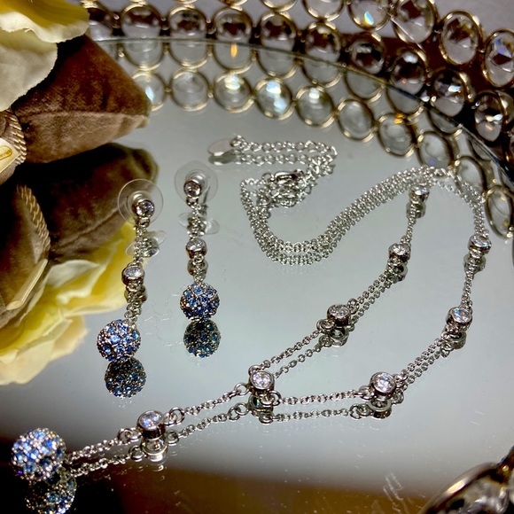 Swarovski necklace and earrings set. - Picture 2 of 2
